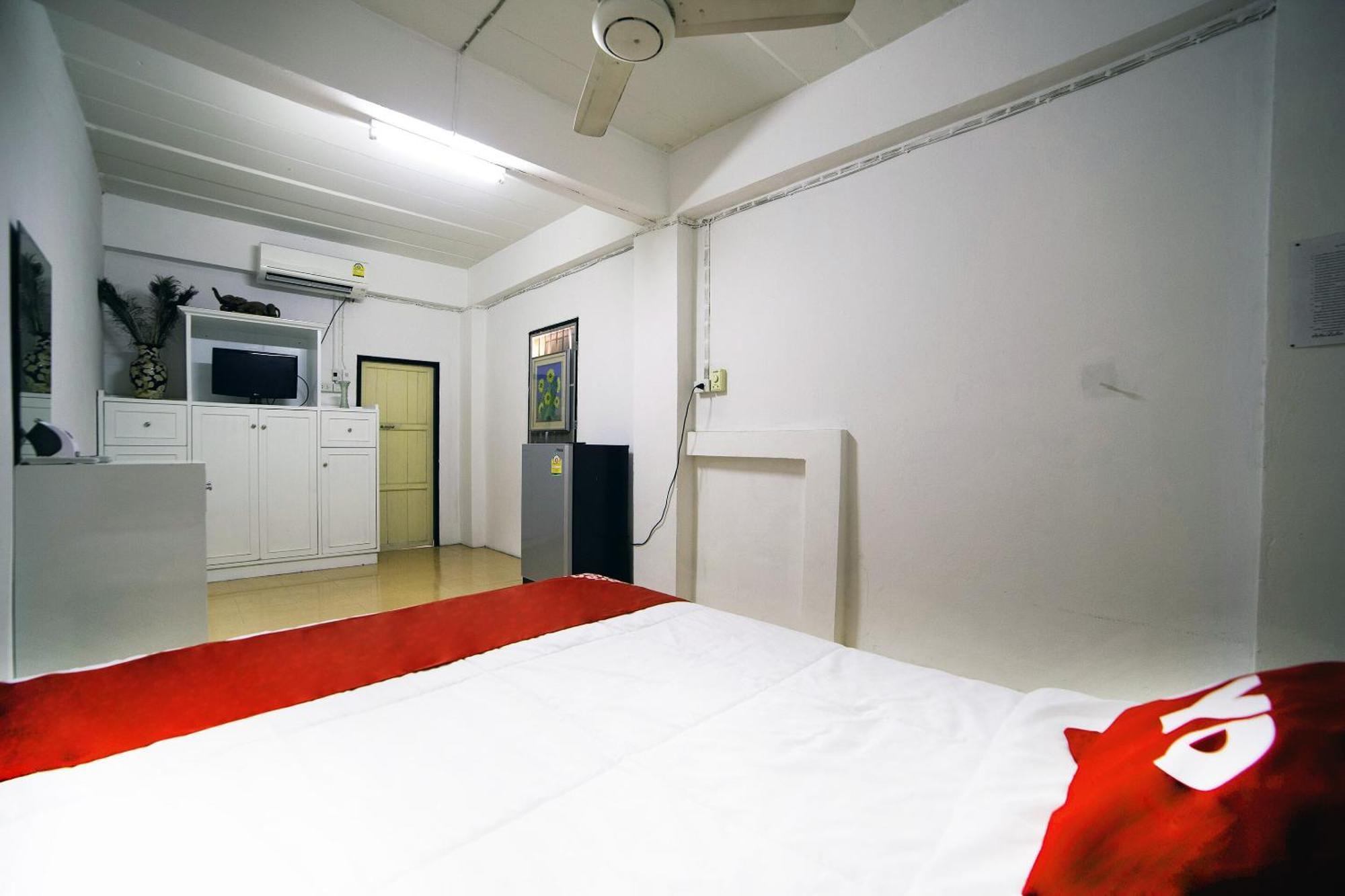 Oyo 560 Chang Hostel Suvarnabhumi Bangkok Exterior foto