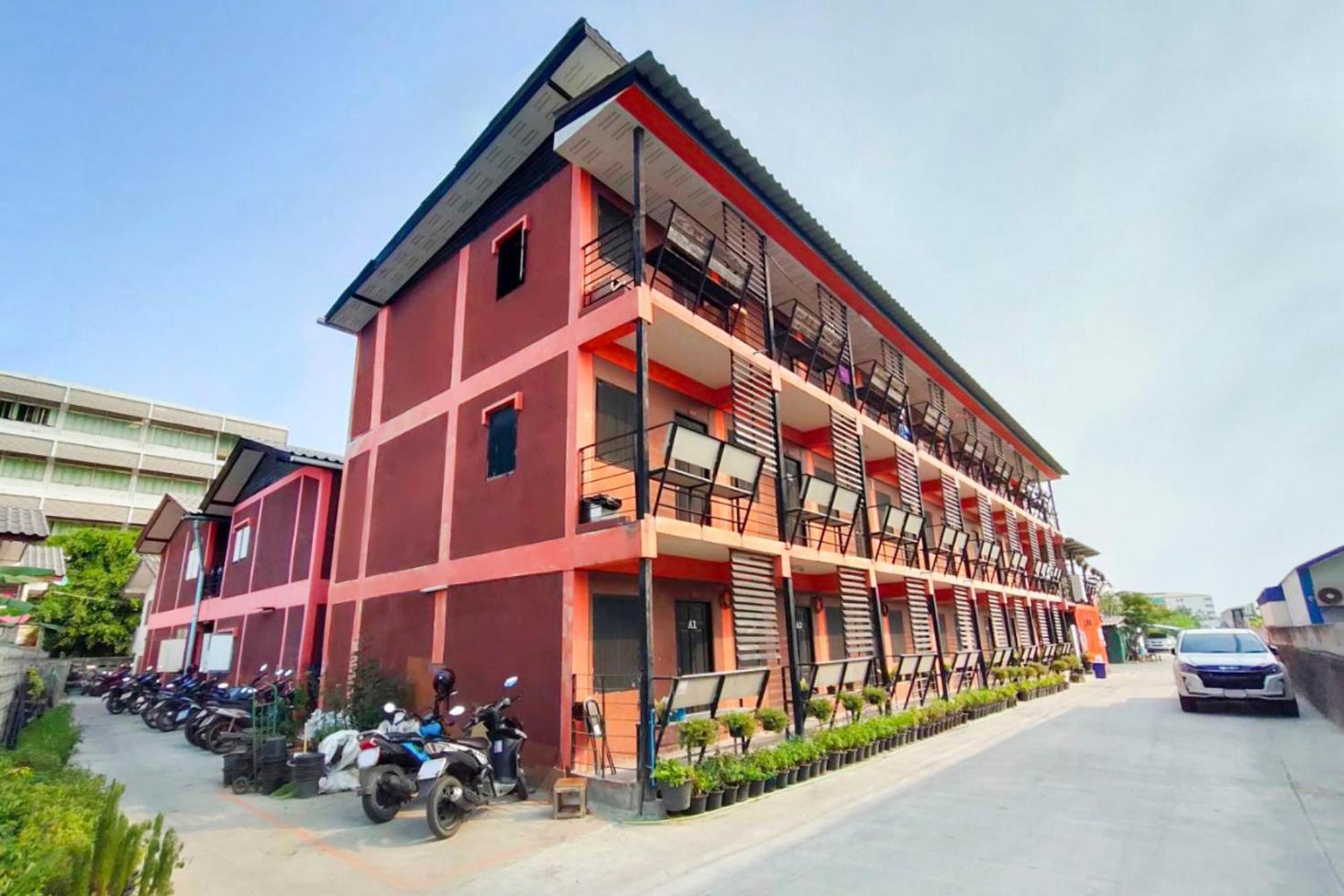 Oyo 560 Chang Hostel Suvarnabhumi Bangkok Exterior foto